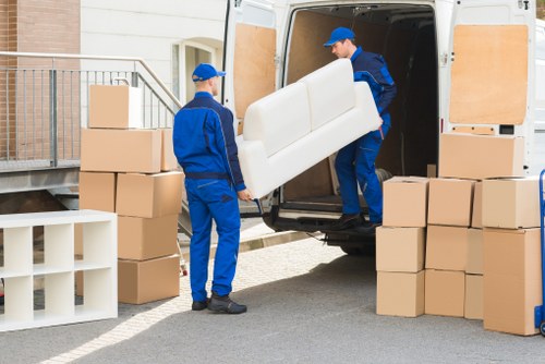 Local packing and boxes service for residential and commercial customers in Borough