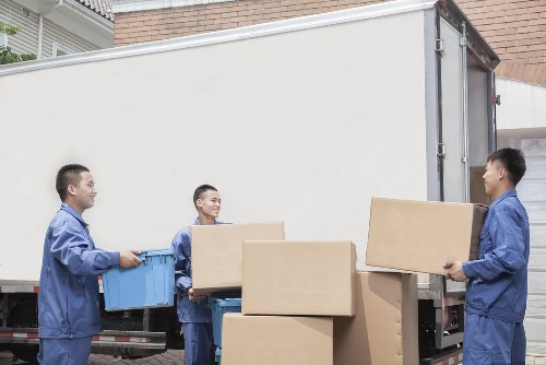 Man and van service preparing for a Borough property move